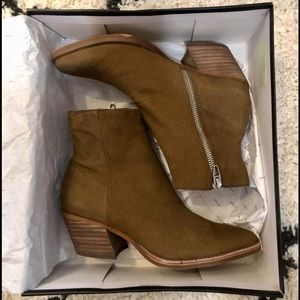 Dolce Vita Asha Booties